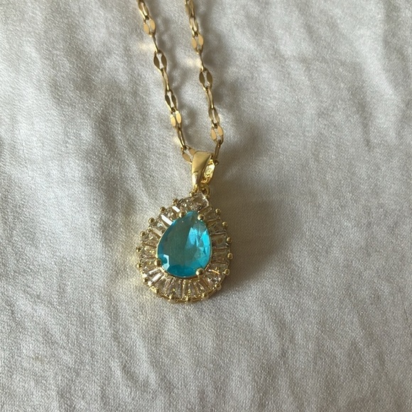 Unbranded: Ocean Blue Color with Rhinestones Fold Tone Necklace & Earrings - Picture 2 of 16